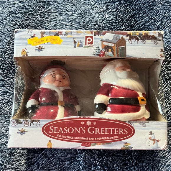 Santa and Mrs. Claus salt and pepper shakers - Picture 1 of 7
